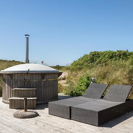 Gorgeous In Hvide Sande With Wifi 別荘 *